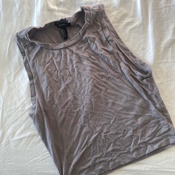 Gray tank - Picture 2 of 4